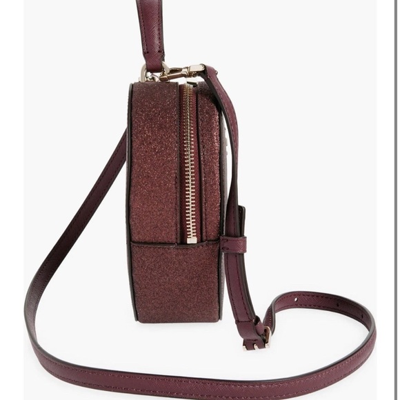 𝐊𝐀𝐓𝐄 𝐒𝐏𝐀𝐃𝐄 - 𝐆𝐈𝐕𝐄𝐀𝐖𝐀𝐘 𝐁𝐀𝐆 𝐒𝐓𝐀𝐑𝐓𝐈𝐍𝐆 𝟒/𝟐𝟖- 𝐋𝐎𝐕𝐄 𝐒𝐇𝐀𝐂𝐊 𝐆𝐋𝐈𝐓𝐓𝐄𝐑 𝐇𝐄𝐀𝐑𝐓 𝐂𝐑𝐎𝐒𝐒𝐁𝐎𝐃𝐘 𝐁𝐀𝐆 - Picture 5 of 6